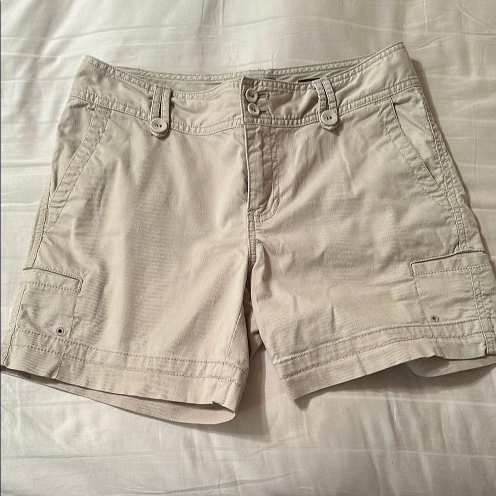 Eddie Bauer Tan  Shorts Lightweight Cotton Blend